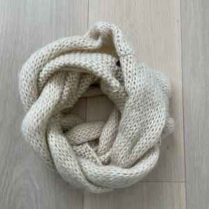 Jacob cream coloured scarf